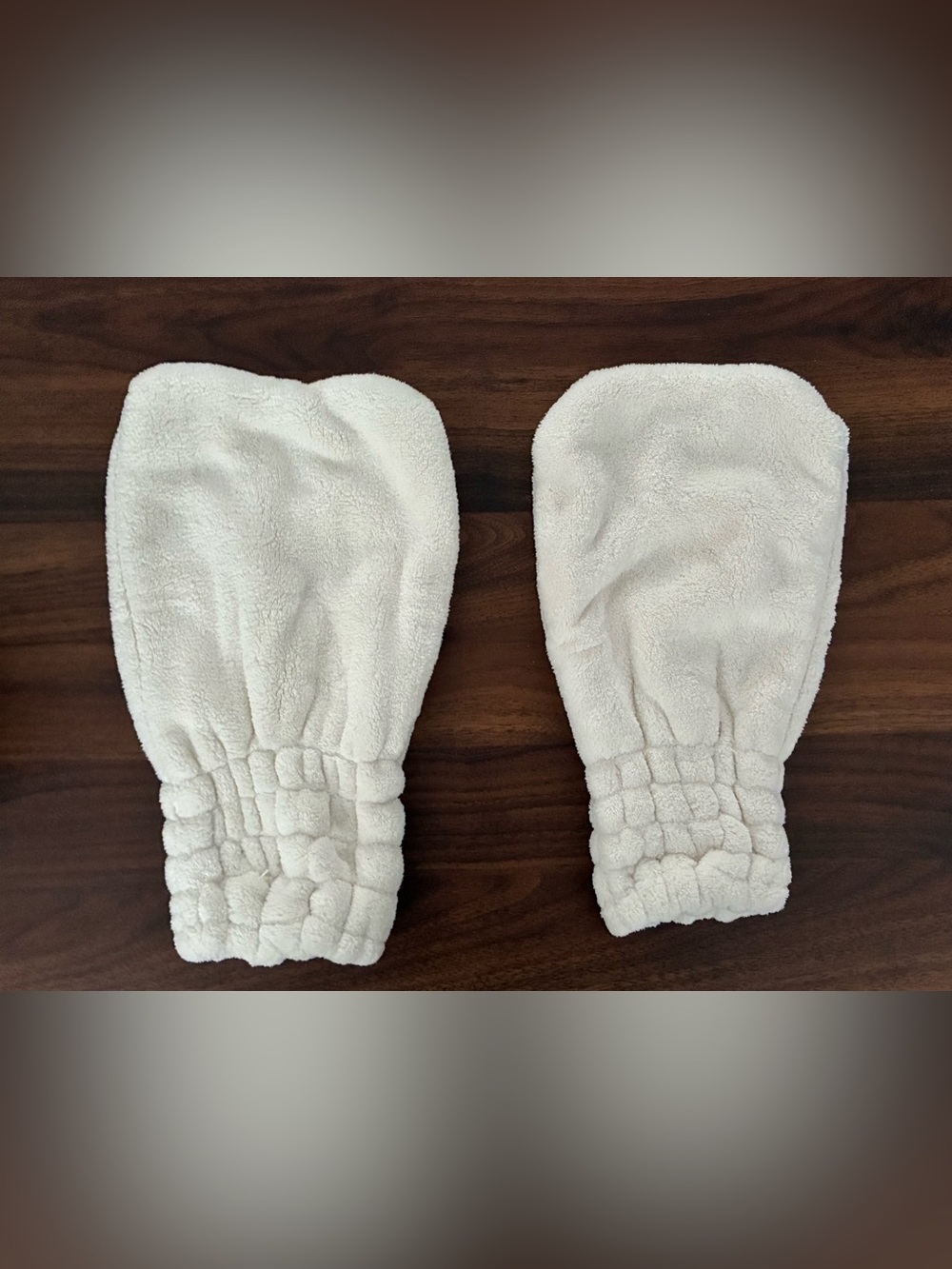 NWOT Set of 2 Body & Hair Drying Hand Mitts